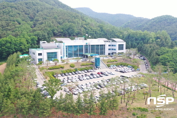 NSP통신-청송군이 지속적인 폐농약 수거 및 관리 체계를 확립하여 전국 최고의 맑고 깨끗한 농촌 환경을 유지하기 위해 6월부터 오는 11월까지 농가보관 폐농약 수거기간을 운영한다. (청송군)