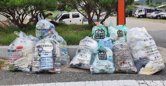 NSP통신-▲공주시가 재활용품 분리와 전용봉투 사용을 적극 권장하고 나섰다. (공주시)