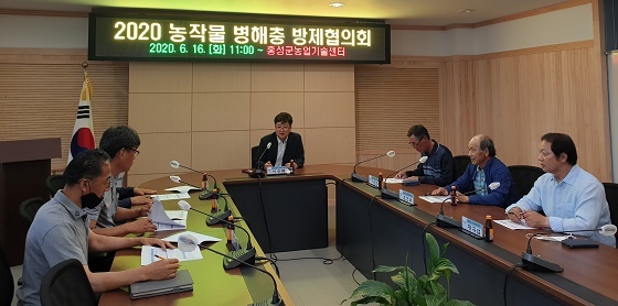 NSP통신-▲홍성군이 주요 병해충 방제대책을 협의했다. (홍성군)