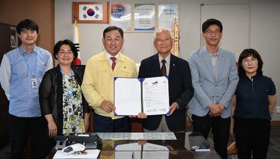 NSP통신-▲예산군이 지역사회보장협의체와 협약식을 개최했다. (예산군)