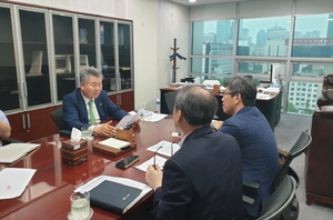 [NSP PHOTO]김회재 의원, 국토부·대한항공 면담···여수노선 폐지철회 강력 촉구