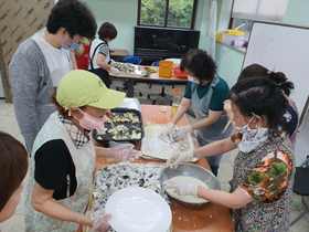 [NSP PHOTO]오산자원봉사센터, 독거노인에게 사랑의 밑반찬 전달