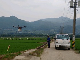 [NSP PHOTO]구례군, 벼 친환경농업단지 친환경제제 공동살포