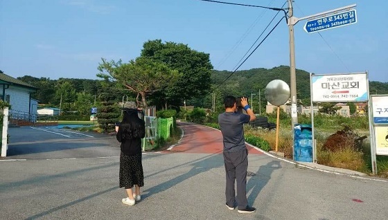 NSP통신-▲논산시가 도로명주소 안내시설물 일제조사를 실시하고 있다. (논산시)