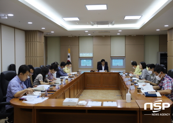 NSP통신-경상북도교육청은 10일 회의실에서 영재교육진흥위원회 위원 12명이 참석한 가운데 2020년 제2회 경상북도영재교육진흥위원회를 개최했다 (경상북도교육청)