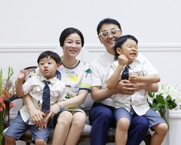 [NSP PHOTO]개그맨 교수 권영찬, 7인의 시각장애인 개안수술비 지원..총 39명에게 새빛 선사