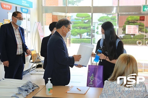 [NSP PHOTO]박맹수 원광대 총장, 사범대 임용고시실 방문 격려