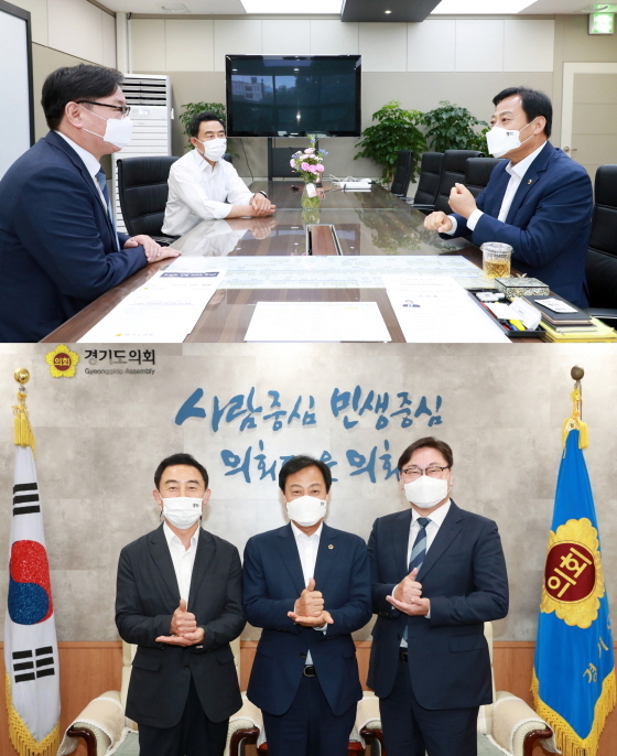 NSP통신-2일 경기도의회 의장 집무실에서 장현국 경기도의장이 이화영 킨텍스 신임 대표이사를 접견하고 기념촬영을 하고 있다. (경기도의회)