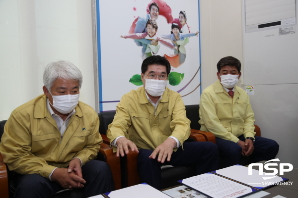 NSP통신-(왼쪽부터)백인규 부의장, 정해종 의장, 김철수 경제산업위원장