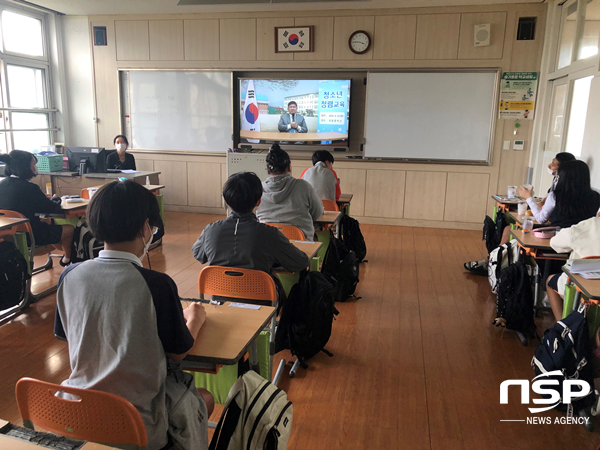 NSP통신-차성수 이사장 경주 외동중학교 학생 대상 청렴 교육 실시 모습. (원자력환경공단)