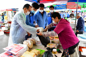 [NSP PHOTO]월성본부, 추석맞이 전통시장 장보기 행사 개최... 지역 소상공인 지원