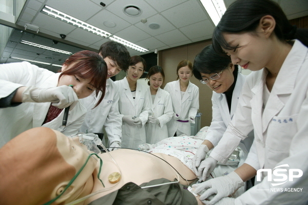 NSP통신-대구보건대학교 간호학과 재학생 실습 모습 (대구보건대학교)