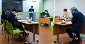 [NSP PHOTO]순천시의회 문화경제위원회, 시립도서관 현장 방문