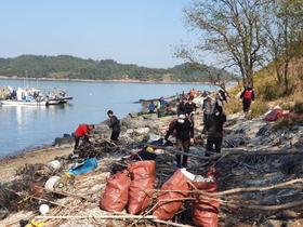 [NSP PHOTO]보성군, 람사르습지 벌교 갯벌 보전 위해 무인도 해양쓰레기 정화활동