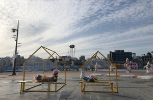 [NSP PHOTO]포항 해상공원에 K팝 아이돌 설치 미술 전시 열려