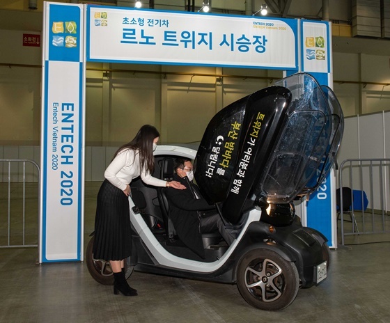 NSP통신-2020 국제환경에너지산업전에 전시중인 르노삼성차의 초소형 전기차 르노 트위지 (르노삼성차)