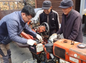 [NSP PHOTO]청양군, 겨울철 농업기계 철저관리 당부