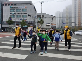 [NSP PHOTO]경북교육청, 초등학교 등·하굣길 지키는 워킹스쿨버스 운영