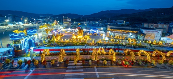 NSP통신-▲예산장터 삼국축제가 우수 지역축제에 선정됐다. (예산군)
