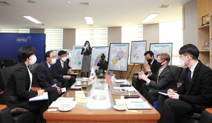 [NSP PHOTO]최삼룡 대구경북경제자유구역청장, 고든 처치 주부산미국영사와 간담회 가져