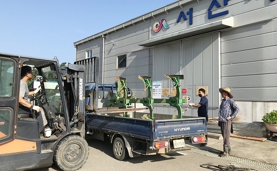 NSP통신-▲서산시가 임대농업기계 운반서비스 대상을 확대 운영한다. (서산시)