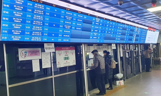 NSP통신-▲서산시가 노후된 버스시간 안내판을 LED 전광판으로 교체·운영한다. (서산시)