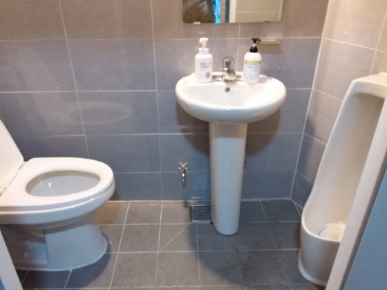 NSP통신-평택시 영세음식점 시설개선 지원 사업으로 개선 완료된 화장실 모습. (평택시)