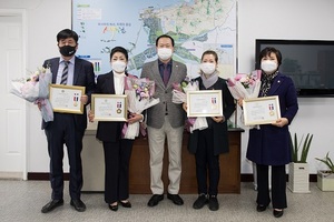 [NSP PHOTO]군산시의회 우종삼·김영자·송미숙·정지숙 의원, 지방의정봉사상 수상