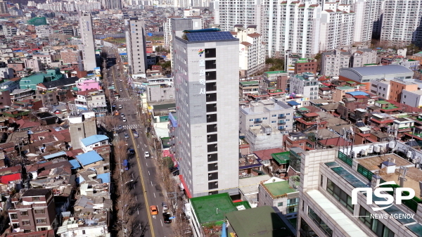 NSP통신-울진군장학재단에서는 지역 인재 양성과 학비 부담 경감을 위해 수도권 소재 대학생들을 대상으로 2021학년도 울진학사 입사생을 오는 20일까지 모집한다. (울진군)