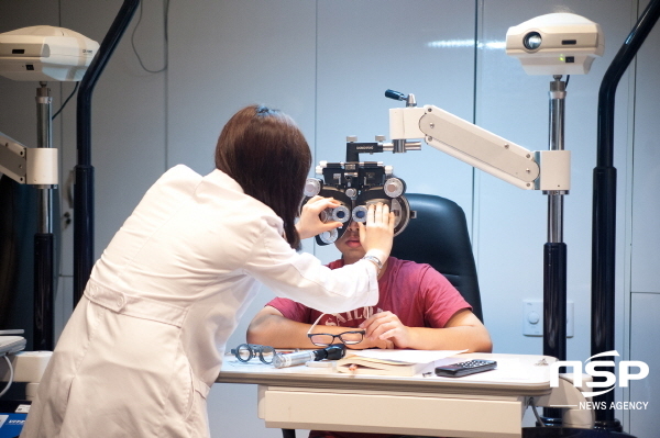 NSP통신-경북과학대 안경광학과가 안경사 국가고시에서 84%의 합격률을 기록했다. 사진은 안경광학과 수업 모습. (경북과학대학교)