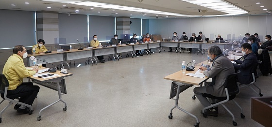 NSP통신-▲아산시가 코로나19 예방접종 시행 민관협의체 회의를 개최했다. (아산시)