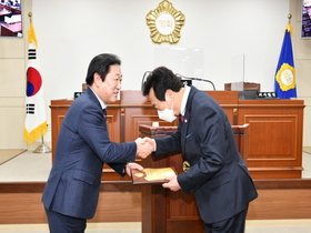 [NSP PHOTO]영덕군의회 손덕수의원, 전국시군자치구의회의장협의회 지방의정봉사대상 수상