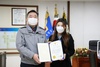[NSP PHOTO]평택경찰서, 보이스피싱 예방 공로 은행원에 감사장 전달