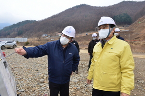 [NSP PHOTO]엄태항 봉화군수, 봉화댐 및 농촌용수 개발사업 현장 점검