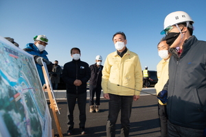 [NSP PHOTO]장세용 구미시장, 국도대체 우회도로 건설현장 방문