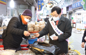 [NSP PHOTO]주낙영 시장 앞장, 코로나 멈춤의 벽 합법적 타파... 서민경제중심 전통시장 악착같이 지원