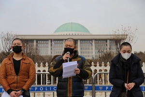 [NSP PHOTO]최윤식 소공연 코로나 대책위원장 등 소상공인들, 국회 앞서 삭발식 거행·영업 정상화 촉구