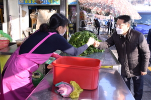 [NSP PHOTO]권오봉 여수시장, 전통시장·상가 방문 소상공인 격려