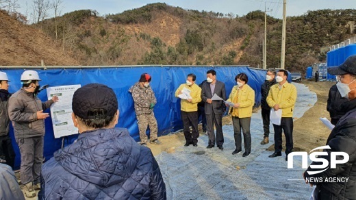 [NSP PHOTO]완주군의회, 비봉 보은매립장 차수벽 설치공사 현장방문