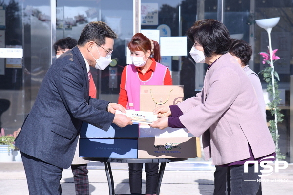 NSP통신-마리나노인요양원을 방문한 권오봉 여수시장 (여수시)