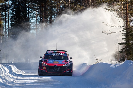 NSP통신-2021 월드랠리챔피언십 2차 대회 핀란드 북극 랠리에서 현대자동차 i20 Coupe WRC 랠리카가 주행하고 있는 모습. (현대차)
