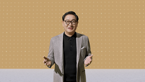 NSP통신-삼성전자가 2일(미국 현지시간) 온라인으로 진행한 Unbox & Discover 행사에서 삼성전자 영상디스플레이사업부장 한종희 사장이 환영사를 하고 있다. (삼성전자)