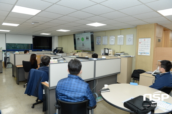 NSP통신-대성에너지는 4일 각 사무실에 설치된 대형화면을 통해 화상교육으로 산업재해 발생 시 대응 실무 교육을 실시하고 있다. (대성에너지)