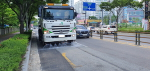 [NSP PHOTO]안성시, 도로 재비산먼지 저감 주기적 살수차 운행