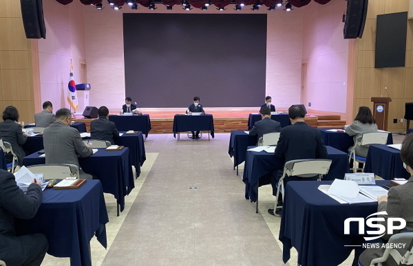 NSP통신-경상북도교육청은 10일 웅비관에서 직속기관, 교육지원청 소속 부장·과장을 대상으로 2021년 상반기 경북교육재정 신속집행 대책회의를 개최했다 (경상북도교육청)