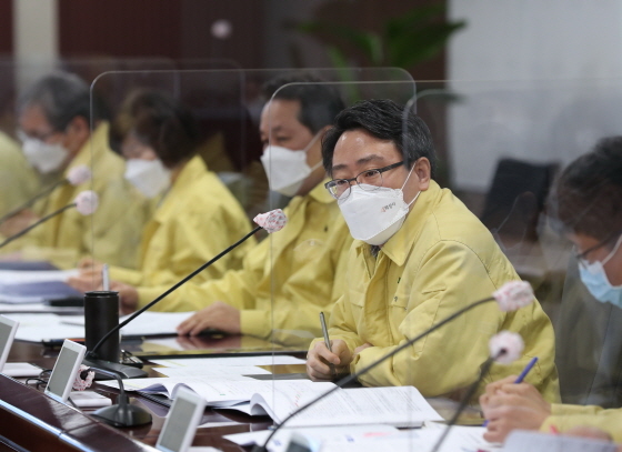 NSP통신-11일 임종철 부시장 주재로 코로나19 재난안전대책본부 회의가 진행되고 있다. (화성시)