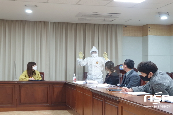 NSP통신-경상북도교육청은 22일 본관 101호 회의실에서 본청 부서별 업무담당자를 대상으로 코로나19 대응 행동요령에 대한 교육을 실시했다. (경상북도교육청)