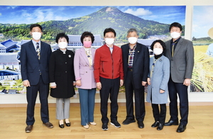 [NSP PHOTO]군위군, 이철우 경북도지사 면담 가져...대구편입추진 촉구