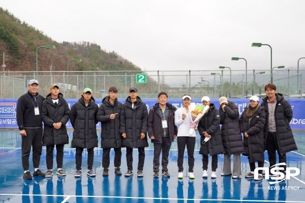 NSP통신-안동시청 테니스경기단이 지난 12일부터 21일까지 강원도 양구군에서 열린 제1차 한국실업테니스연맹전에서 혼합복식 1위, 남자단체전 2위, 남자복식 3위를 차지하며 청정스포츠 도시 안동의 위상을 드높였다. (안동시)