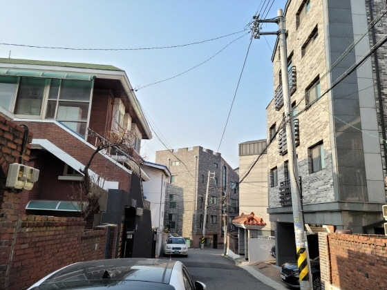 NSP통신-26일 의왕시와 한국전력공사 경기본부가 내손동 재개발 해제구역에 전신주 지중화사업을 위한 업무협약을 가졌다. (의왕시)